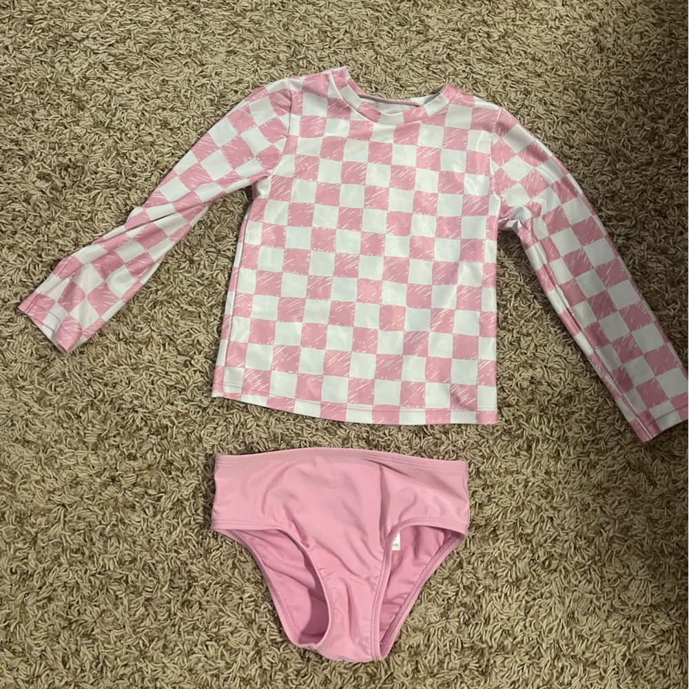 Gap rash guard for girls. Never worn. Perfect condition. Pink. 5T. NWOT